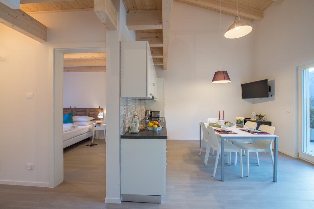 La Gazza Ladra Apartments - Garda Chill Out Drena Bagian luar foto